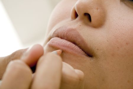 Sponsored Article:  Make-up
