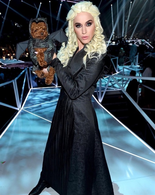 Katy Perry as DanerysTargaryen from Game Of Thrones at VMAs