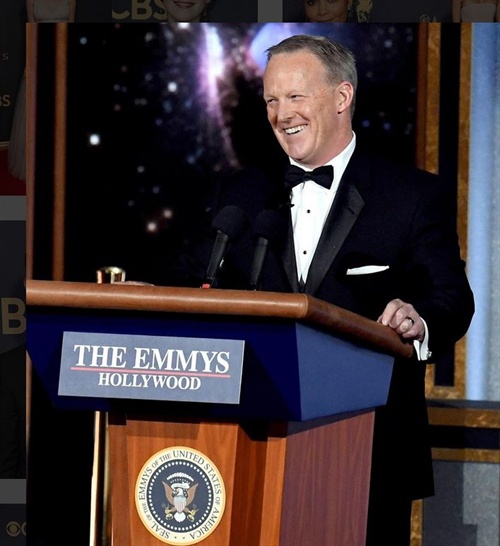 Former White House Press Secretary Sean Spicer (the actual one, not Melissa McCarthy!) made a surprise appearance at the Emmys