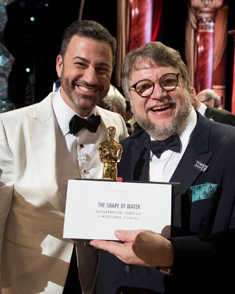 After winning the Best Picture Award at the Oscars, director Guillermo Del Toro checked the envelope to make sure The Shape Of Water was actually the CORRECT winner!!