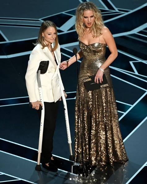 Jennifer Lawrence and Jodie Foster on stage