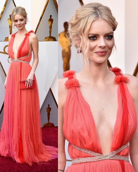 Three Billboards actress Samara Weaving in Schiaparelli