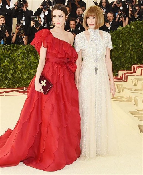 Anna Wintour in Chanel, Bee Shaffer in Valentino
